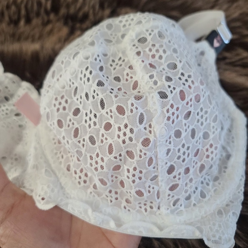 The Fabulous by Victoria's Secret Full Cup Bra, 36DDD, White Eyelet - Picture 4 of 11